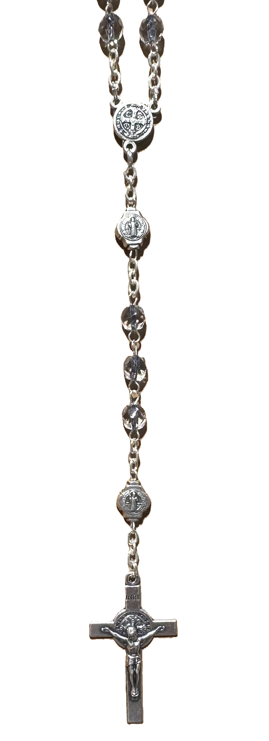 Porta rosario con medaglie di San Benedetto e grani di cristallo