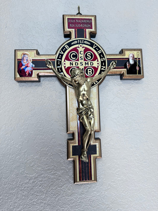 Cruz de San Benito Tamaño: 15 1/4x12 pulgadas