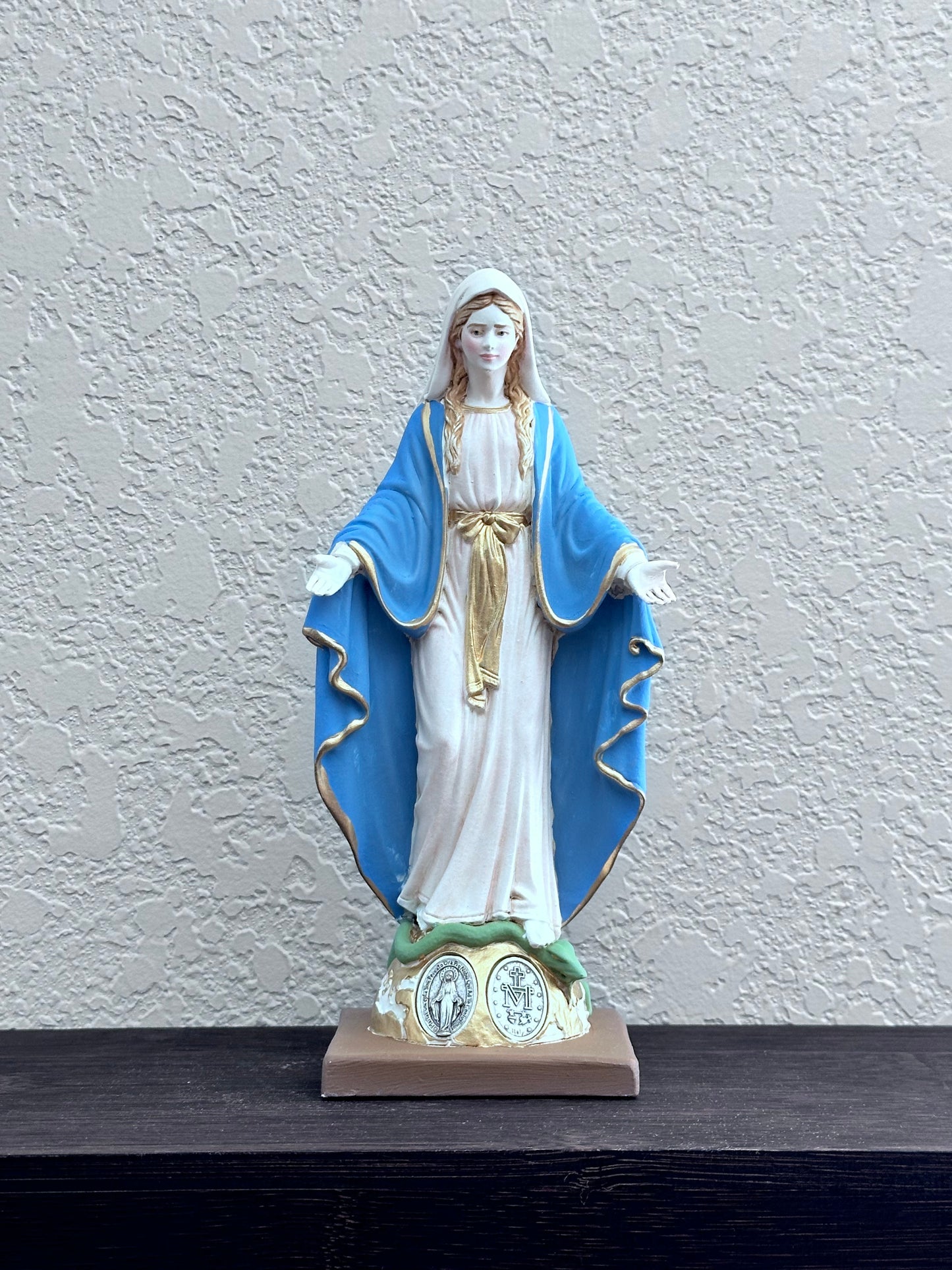Statue Miraculous Madonna Resin with Metal Medal