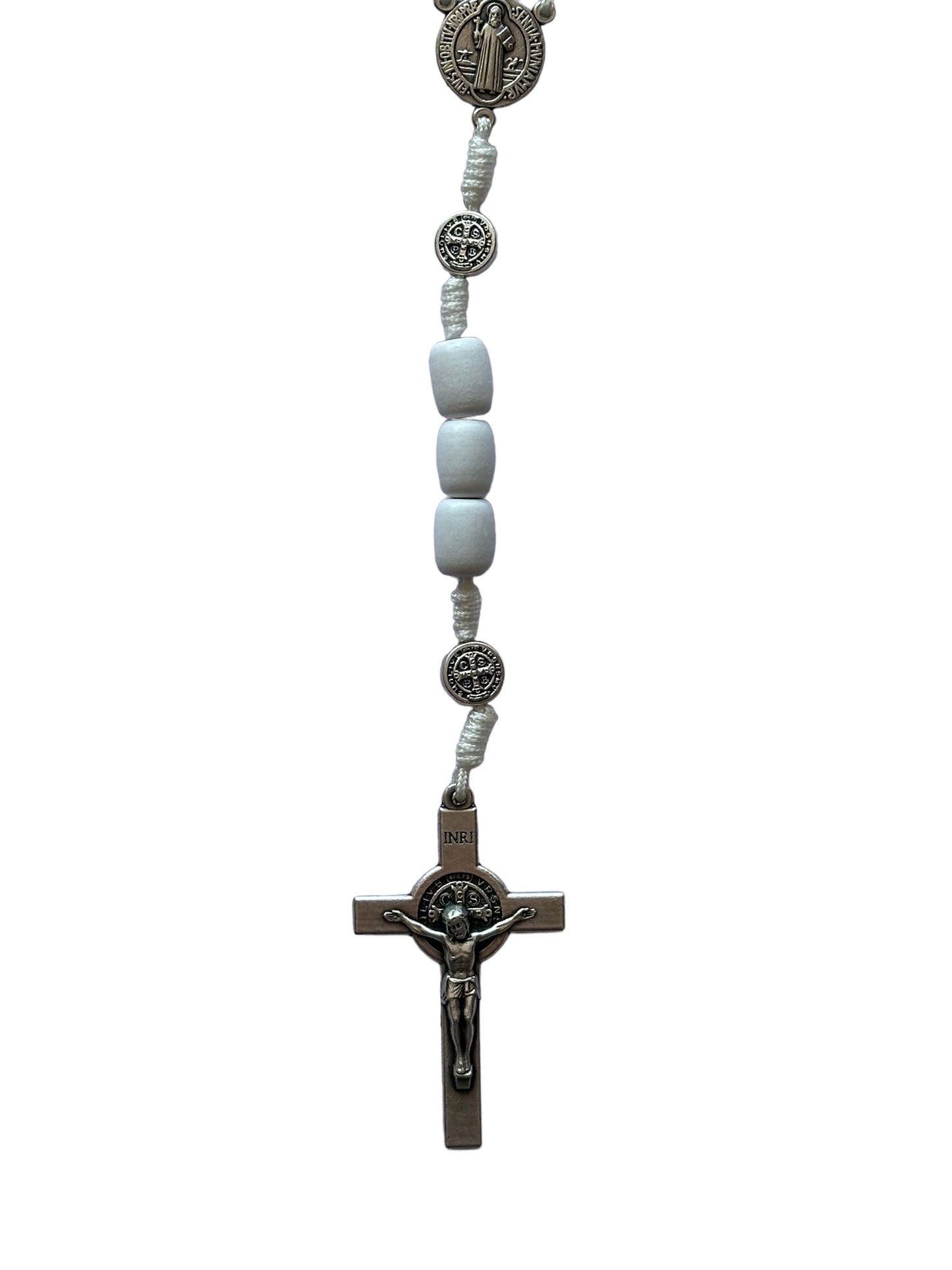 Rosario di San Benedetto in legno bianco