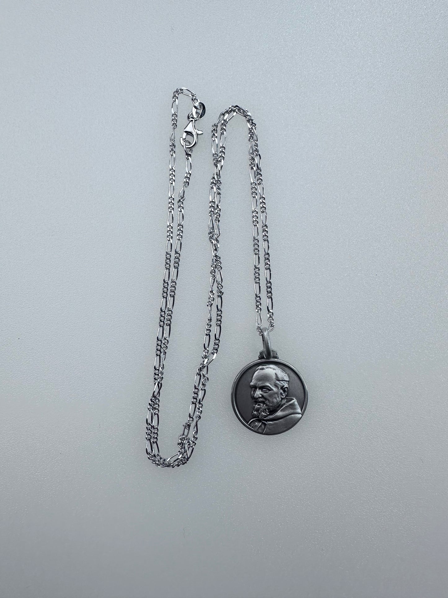 Medaglia Coniata di Padre Pio in argento ø mm 21 Con Catena Argento 925/Rodio