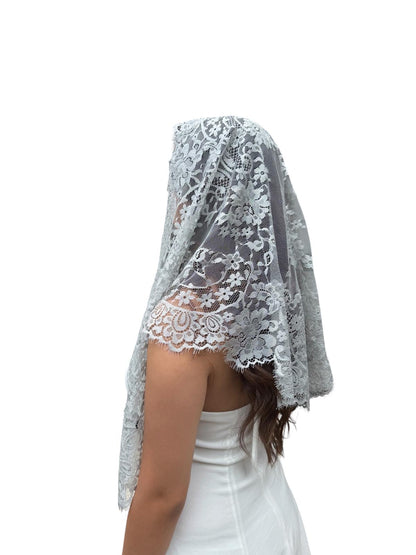 Velo de Iglesia Triangular – gris y perla – 60 x 120 cm