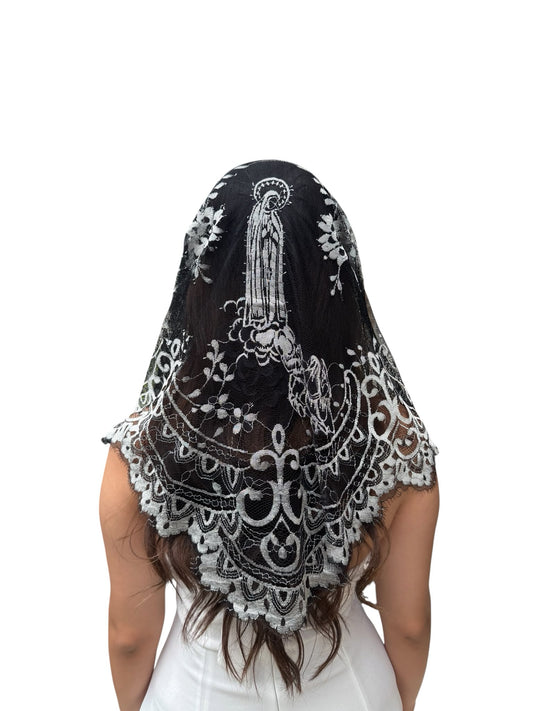 Velo triangular plateado y negro – Nuestra Señora de Fátima