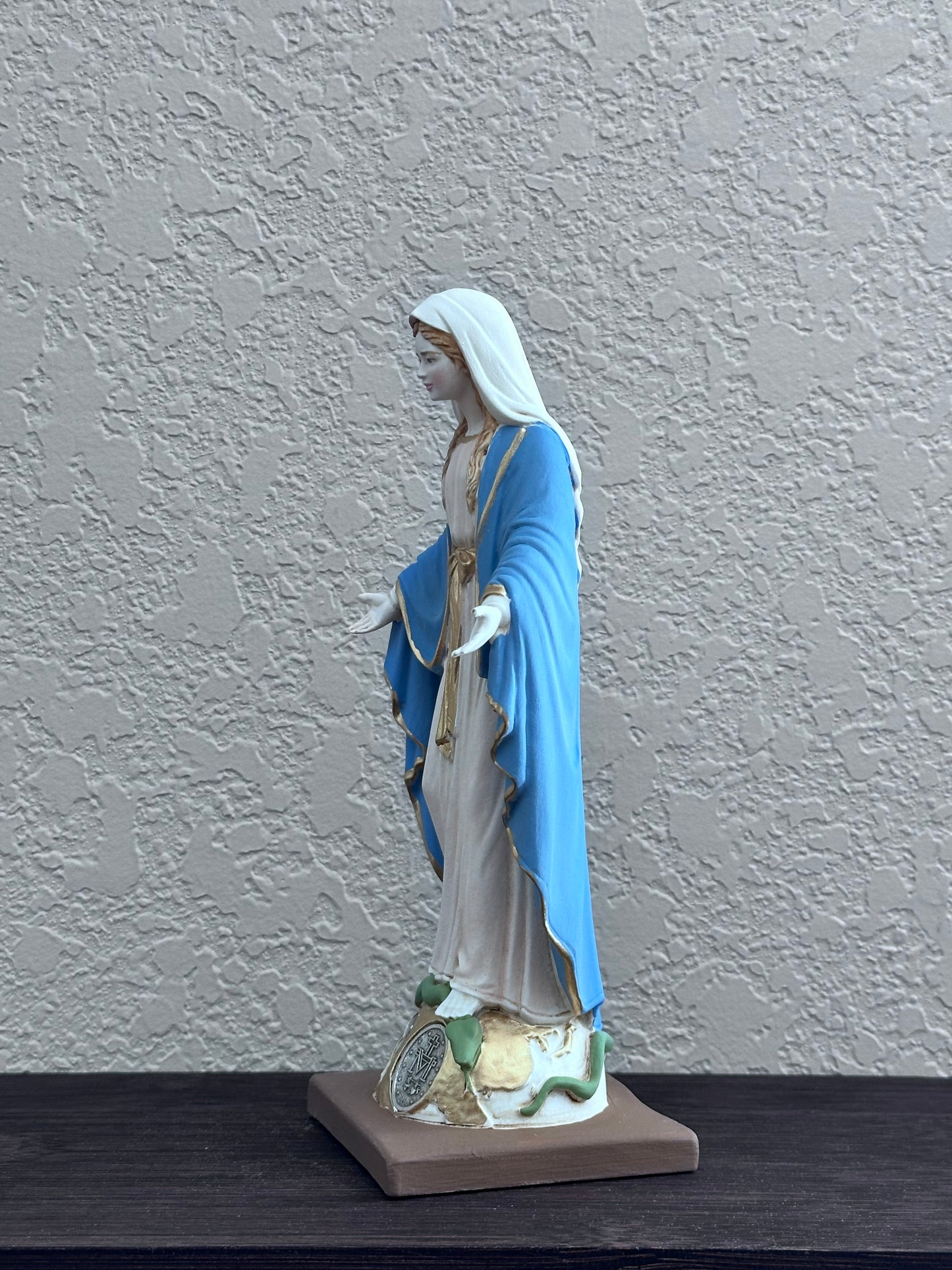 Statue Miraculous Madonna Resin with Metal Medal