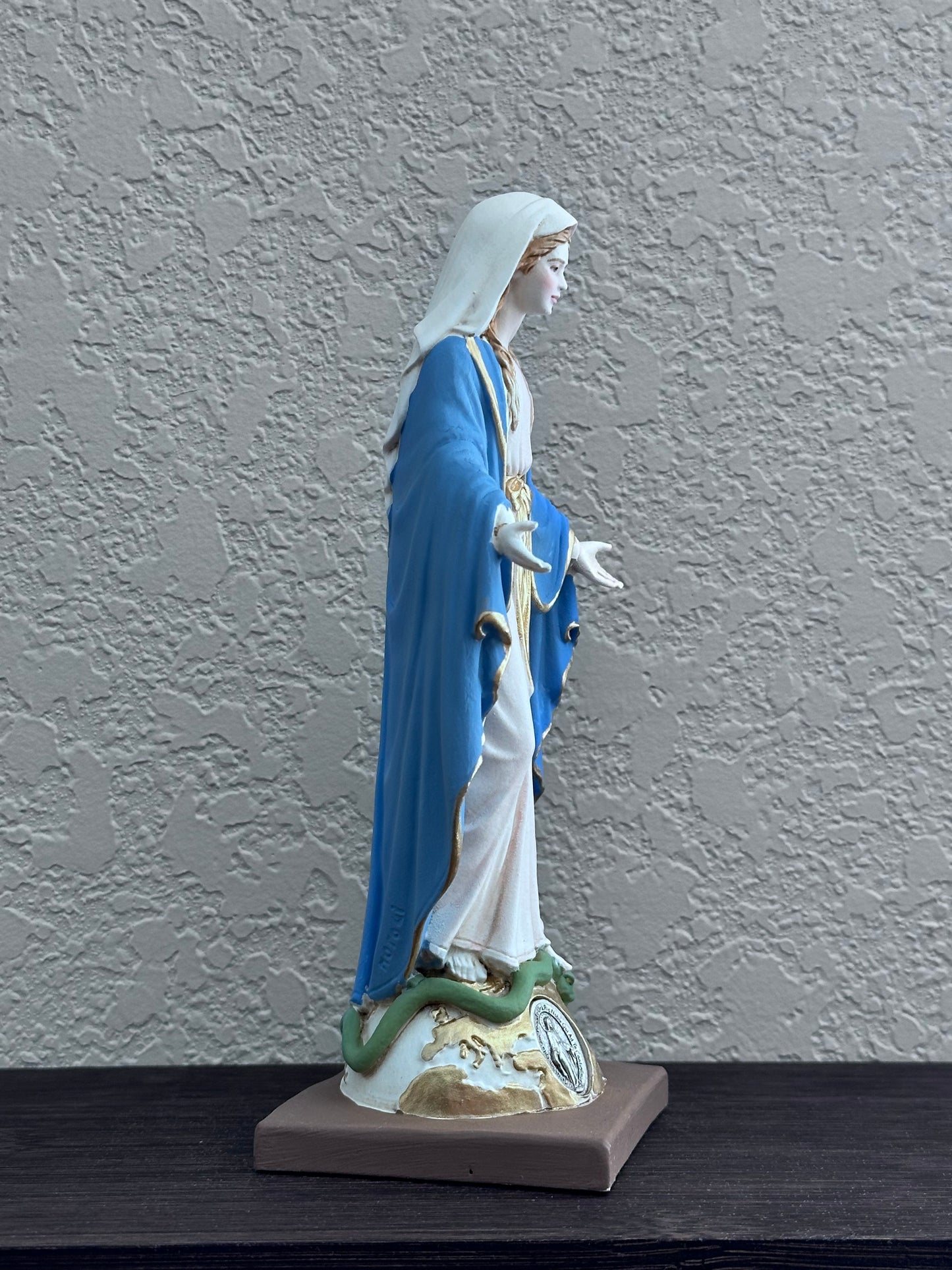 Statue Miraculous Madonna Resin with Metal Medal