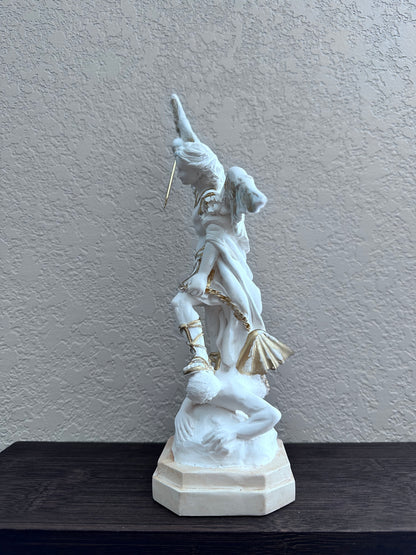 Estatua de San Miguel Arcángel de resina color blanco 13 pulgadas