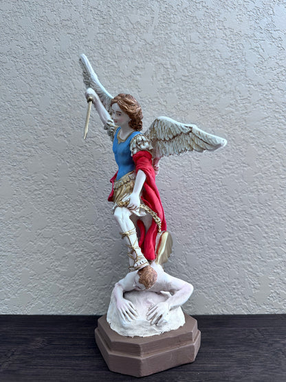 Statua San Michele Arcangelo in resina colorata 13 pollici