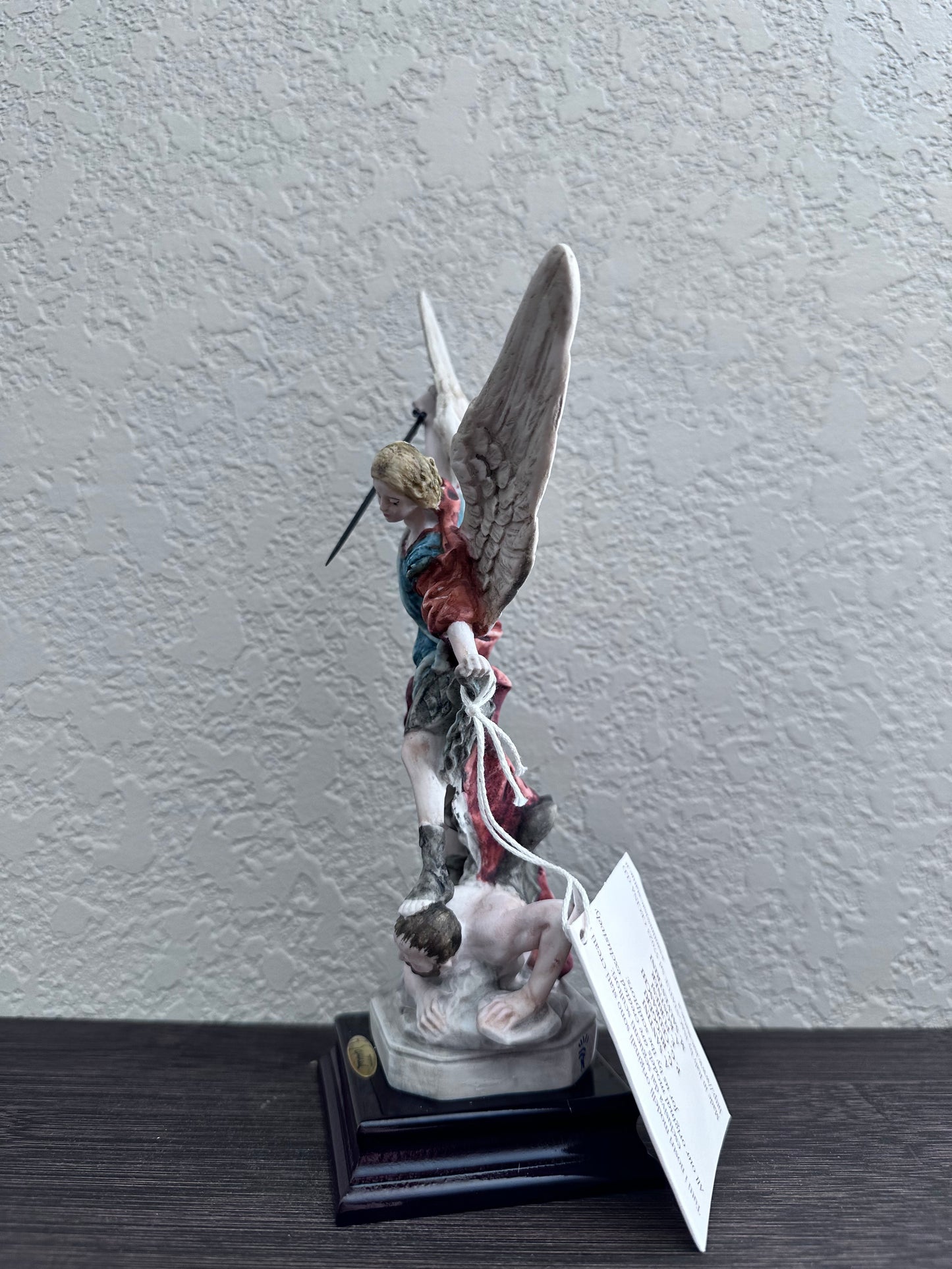 Estatua de San Miguel Arcángel hecha de polvo de mármol, tamaño 8,6 pulgadas