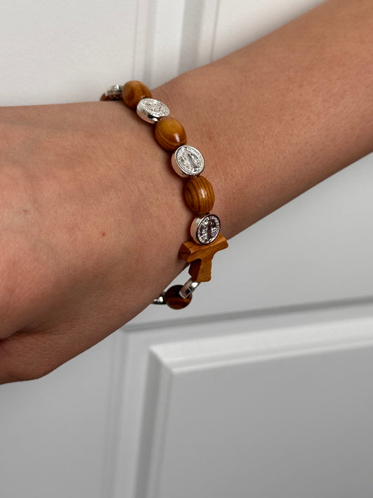 Pulsera San Benito con Cruz Tau