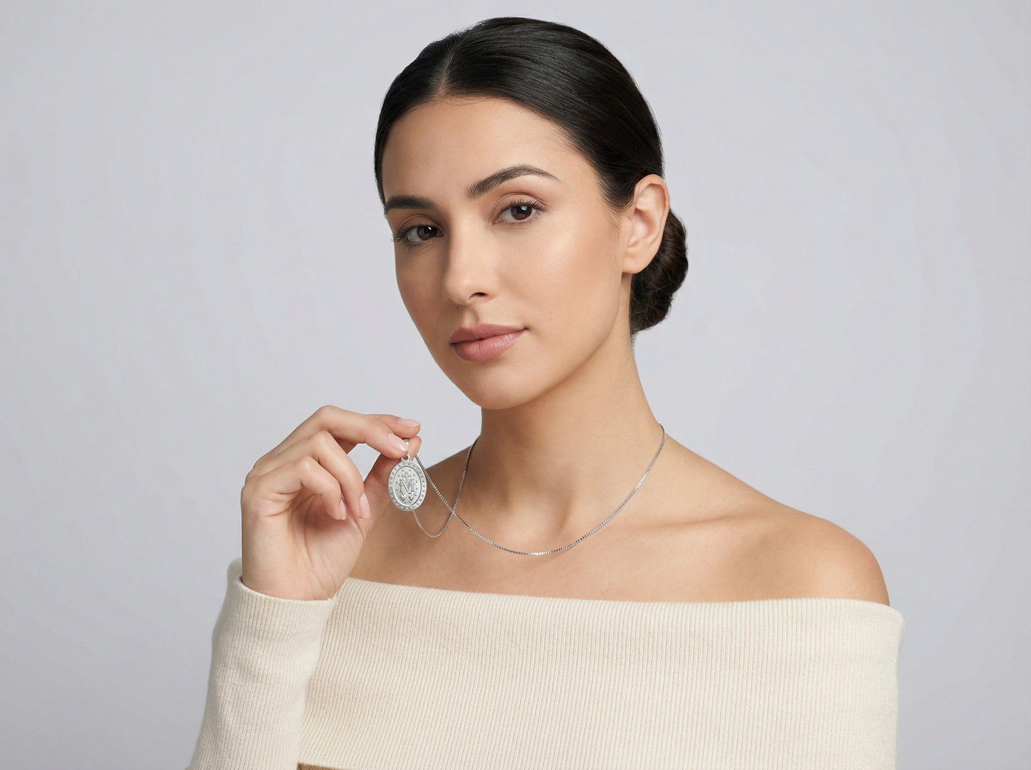 Medaglia Miracolosa in Argento 925 con Strass e Catena da 19 pollici