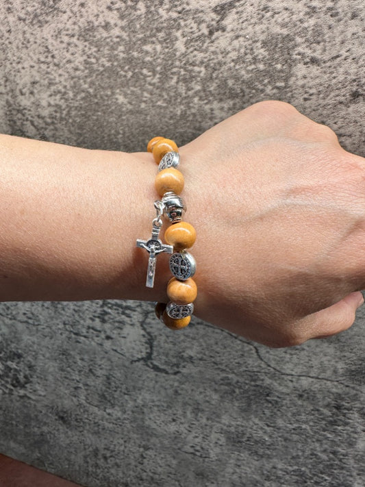 Rosario a bracciale elastico San Benedetto Grano legno 8 mm